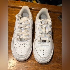 Kids Nike Air Force 1 Size 2.5Y